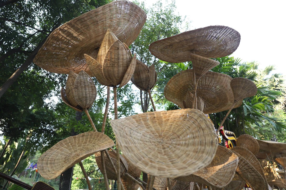 金边塔山寺已完成新年装饰,迎接“诺哥宋干节”到来