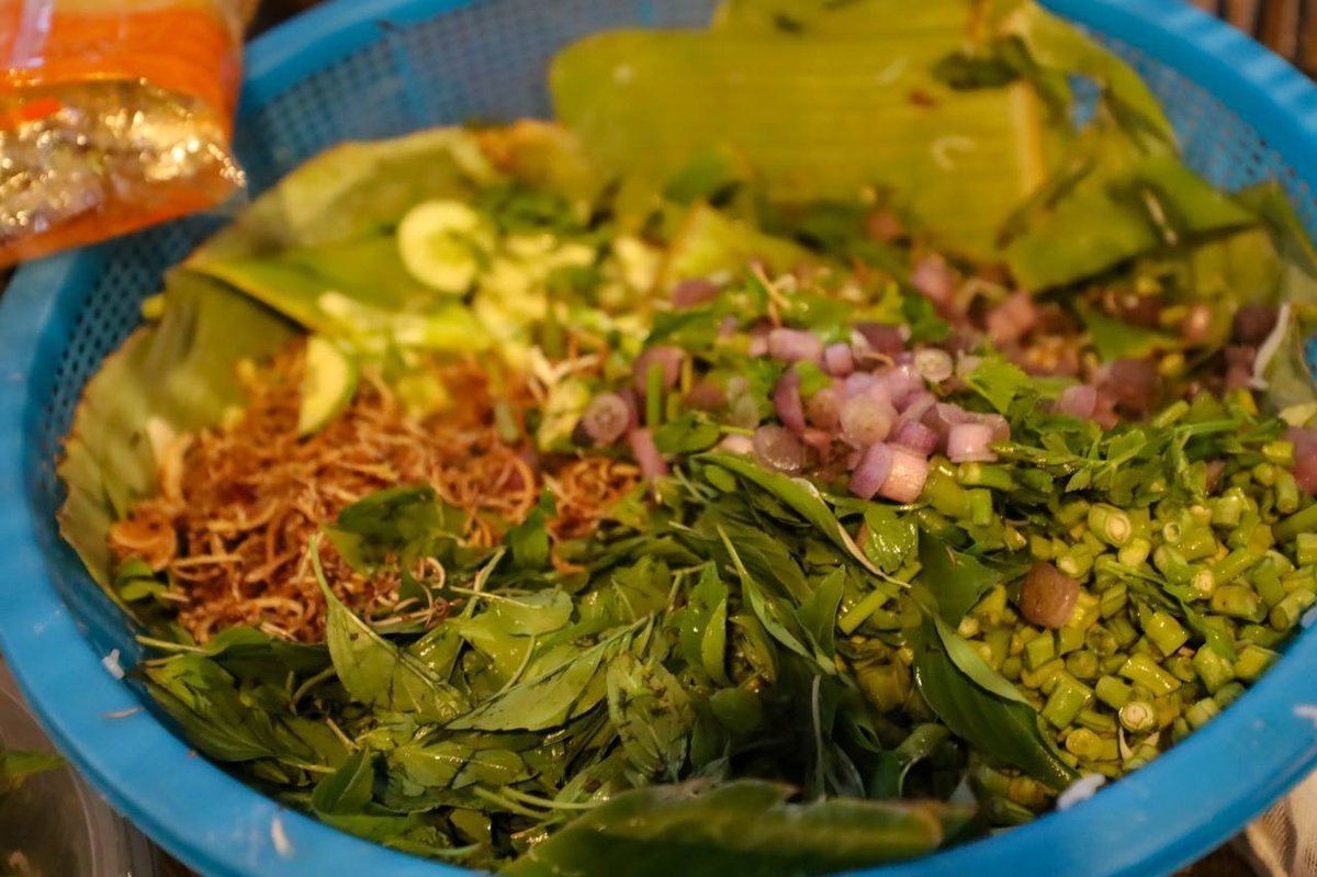 柬埔寨传统美食：米粉（Nom Banh Chok）