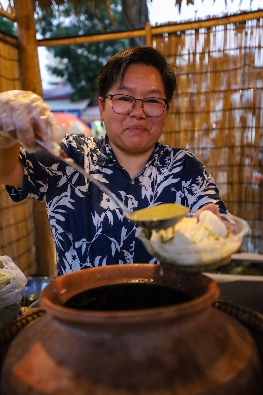 柬埔寨传统美食：米粉（Nom Banh Chok）