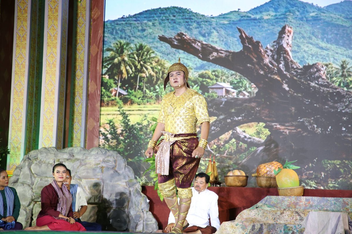 柬埔寨新年第二天:传统戏剧表演