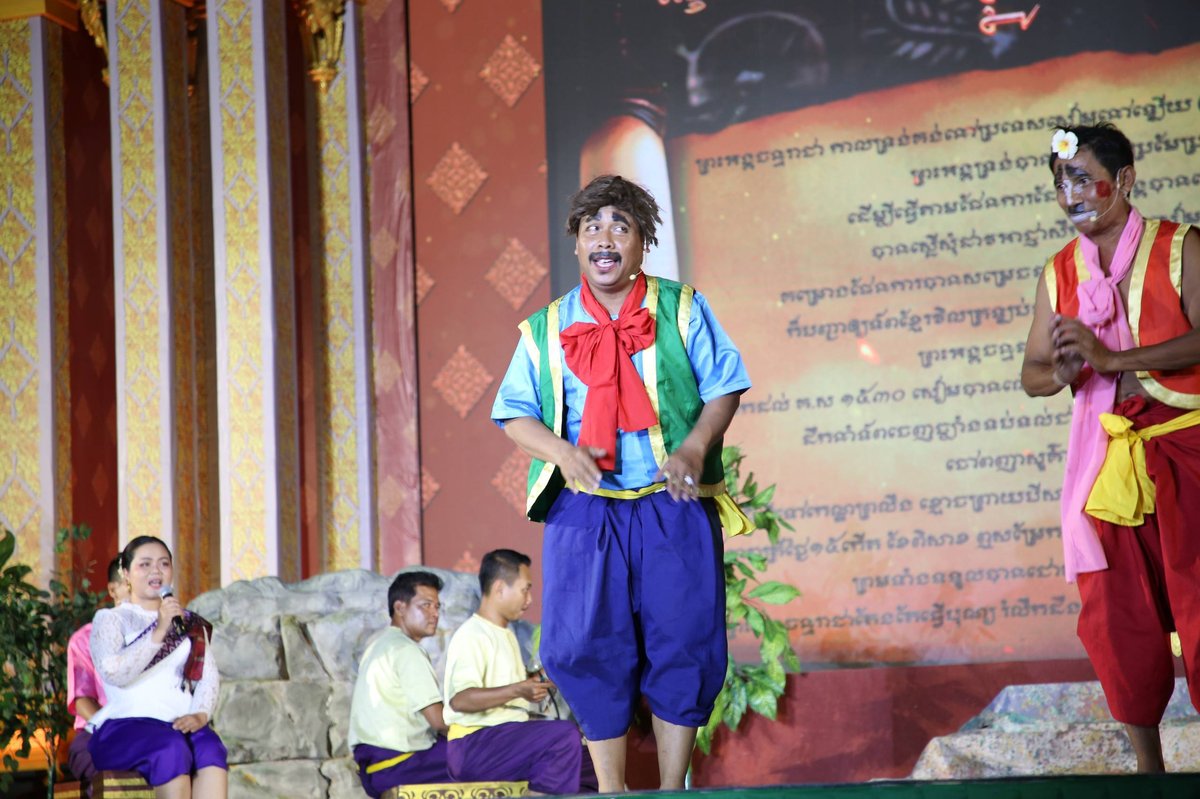 柬埔寨新年第二天:传统戏剧表演