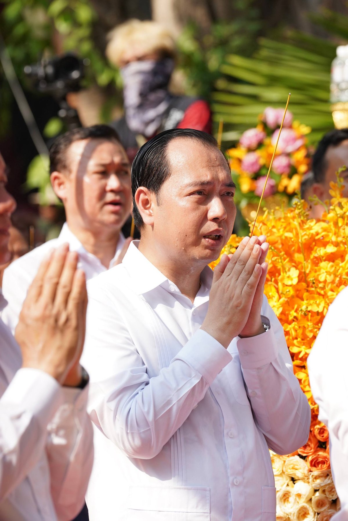 柬埔寨副首相洪玛尼出席塔山寺浴佛仪式