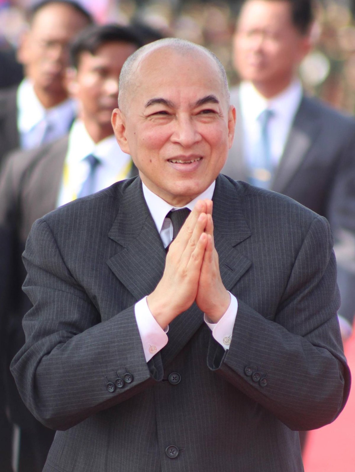 金边市长坤盛致函祈愿国王手术成功