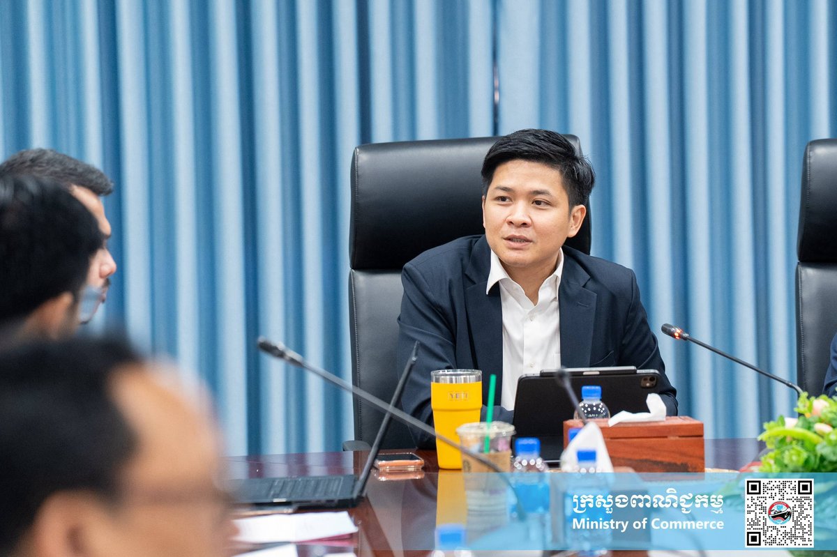 柬埔寨商业部与燃油进口商讨论油价波动应对措施