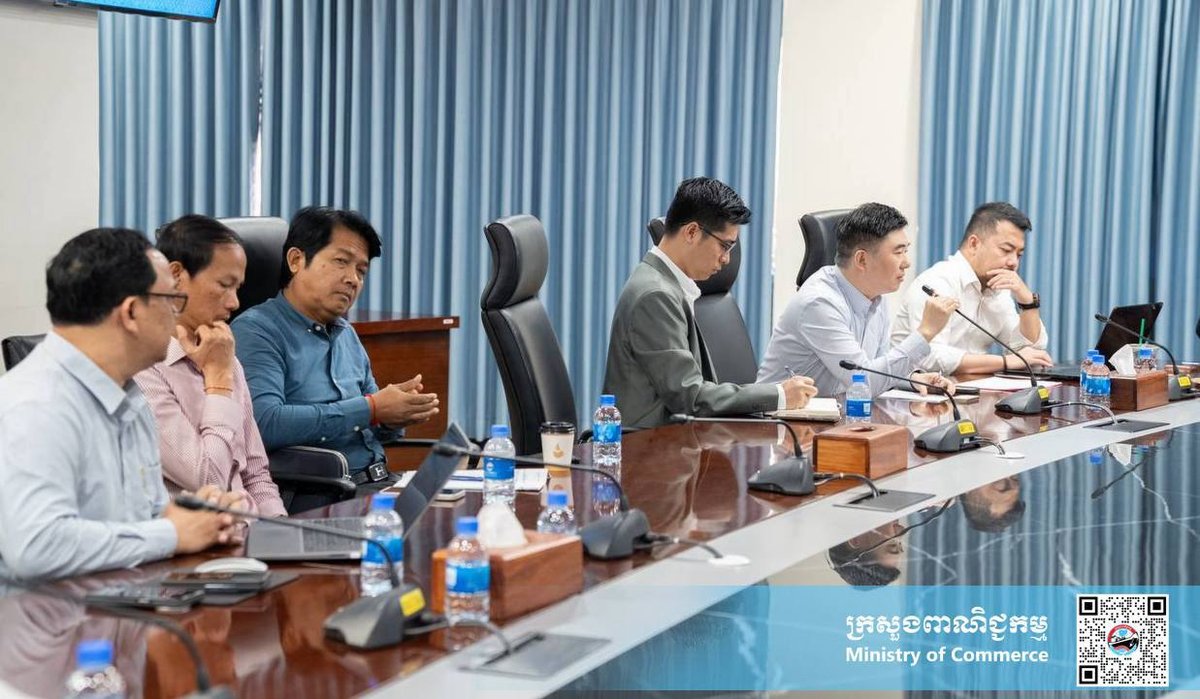 柬埔寨商业部与燃油进口商讨论油价波动应对措施