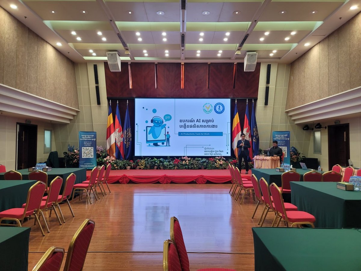 德崇初创中心联合经济社会文化理事会举办第四期AI办公效率培训
