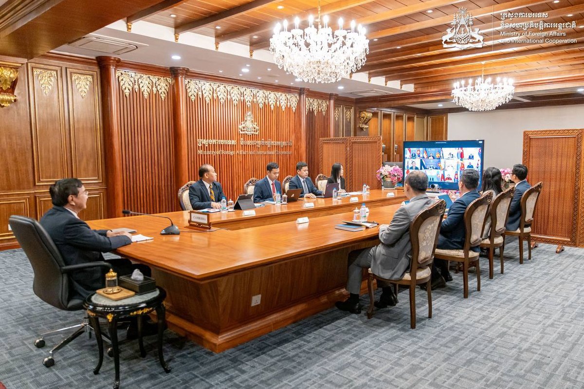 柬埔寨副首相兼外交部长出席东盟中东局势特别会议