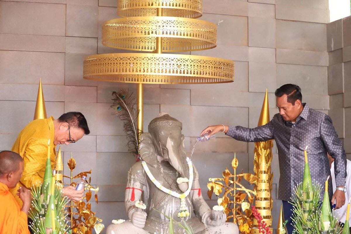 奥多棉吉省举行传统新年迎接天神仪式
