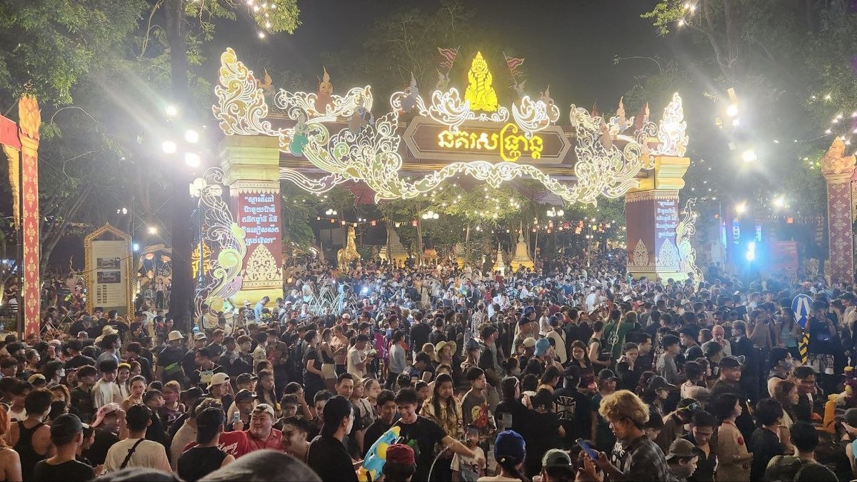 金边数万名民众与游客欢度新年庆典