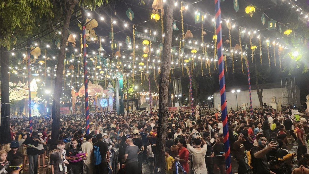 金边数万名民众与游客欢度新年庆典