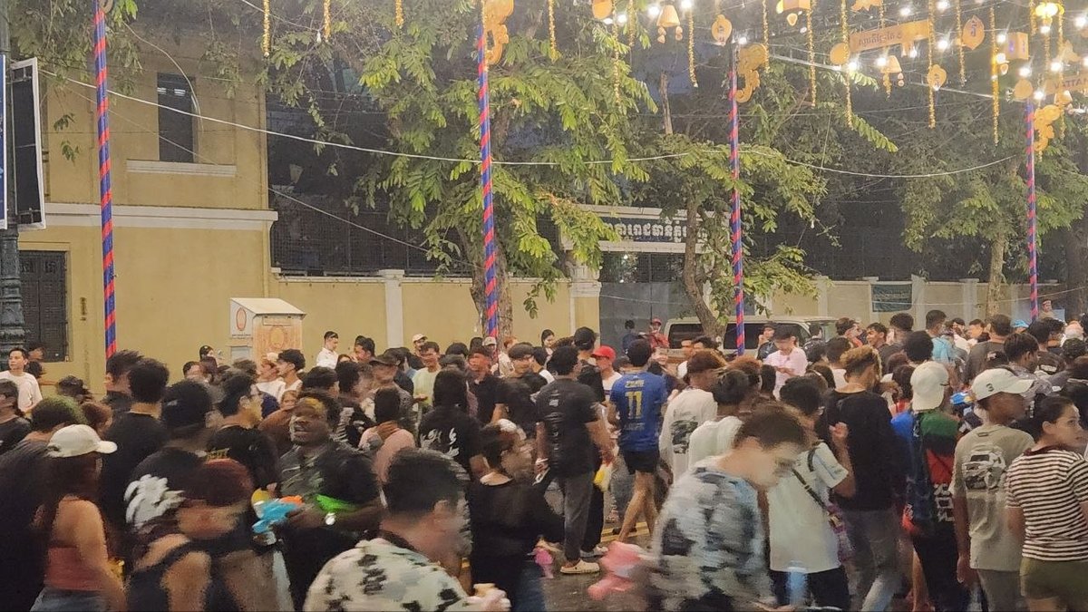 金边数万名民众与游客欢度新年庆典
