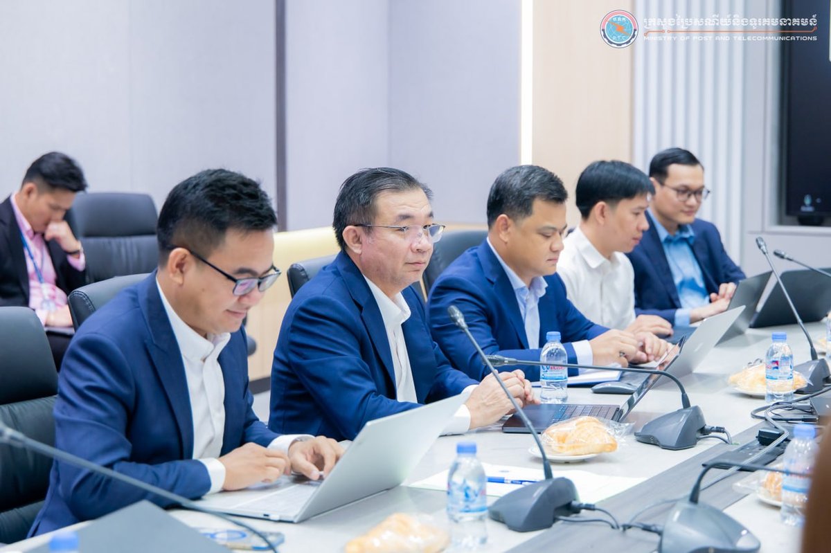 柬埔寨邮电部与法国开发署项目组举行技术讨论会