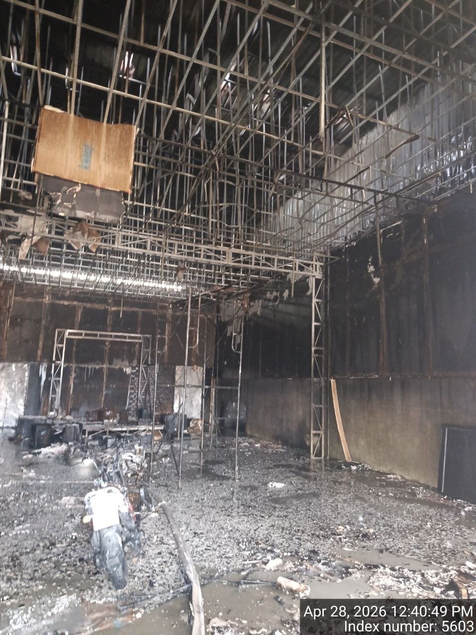 金边甘布区一仓库发生火灾 消防部门已扑灭火势