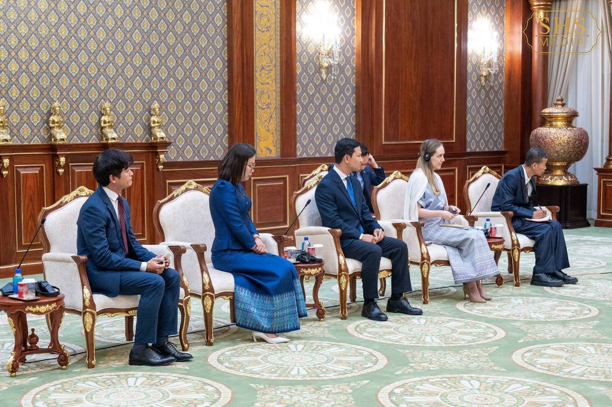 洪森代国家元首会见联合国教科文组织代表 探讨文化合作