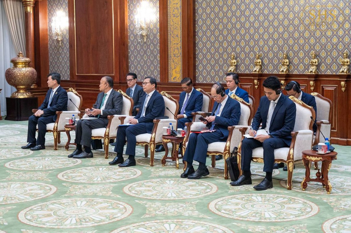 洪森代国家元首会见联合国教科文组织代表 探讨文化合作