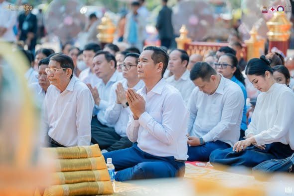 柬埔寨新年第三天:传统浴佛与感恩仪式