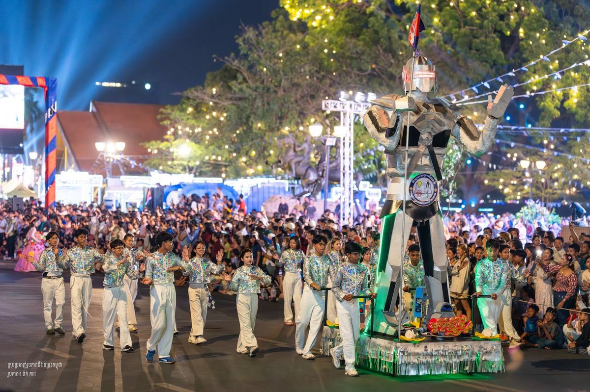 柬埔寨新年“诺哥宋干”游行活动
