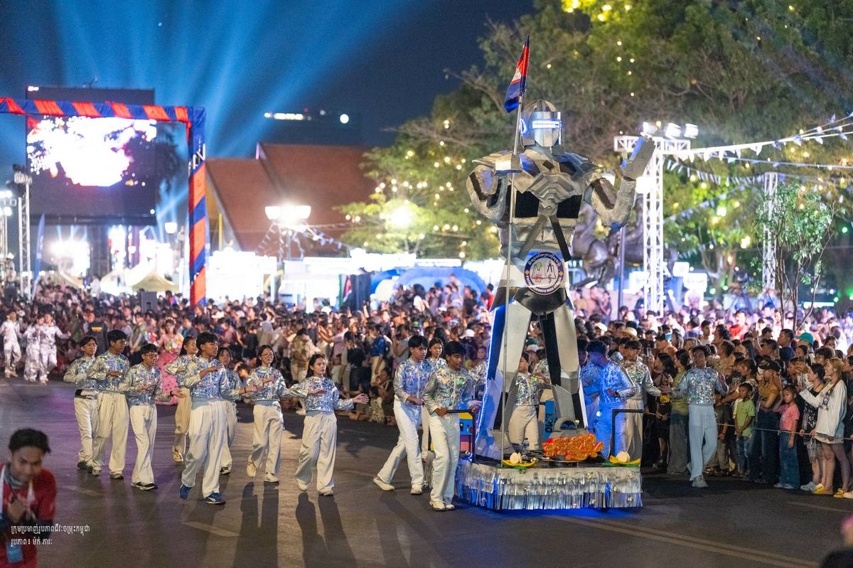 柬埔寨新年“诺哥宋干”游行活动
