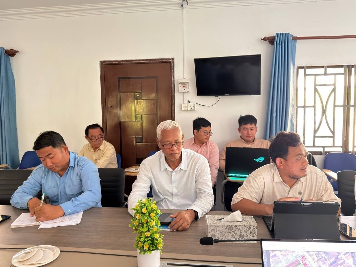 西哈努克省波雷诺县学校改建与新建项目会议