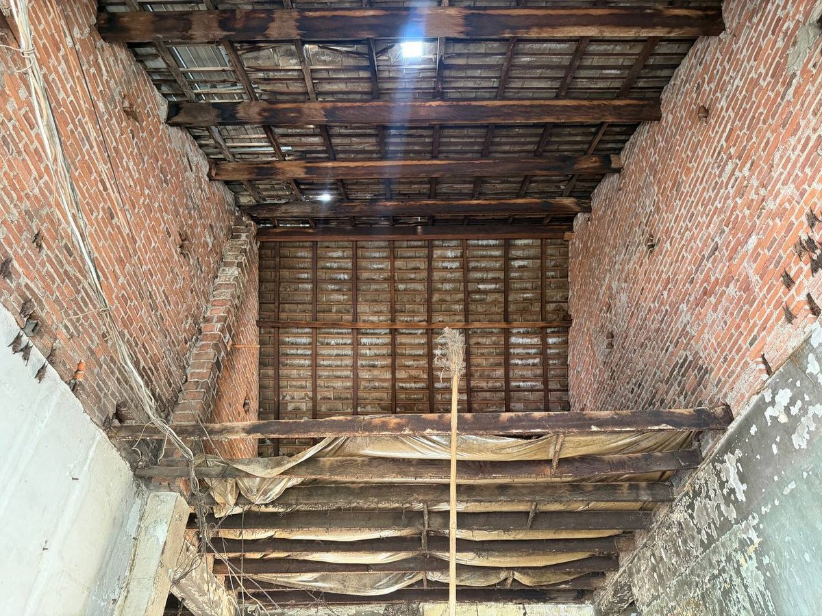 国土规划与建设部对金边市中心危旧建筑居民进行身份核查