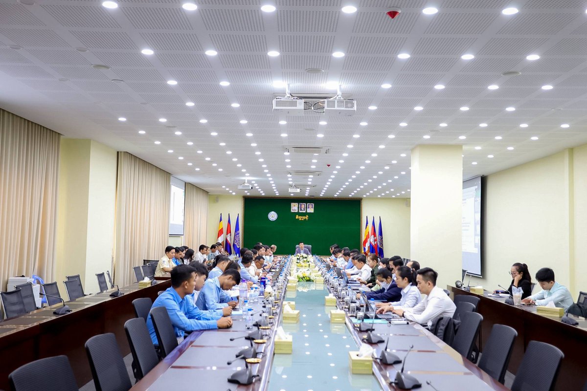劳工部召开机构结构更新与人员普查会议