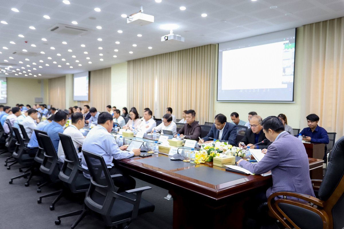 劳工部召开机构结构更新与人员普查会议
