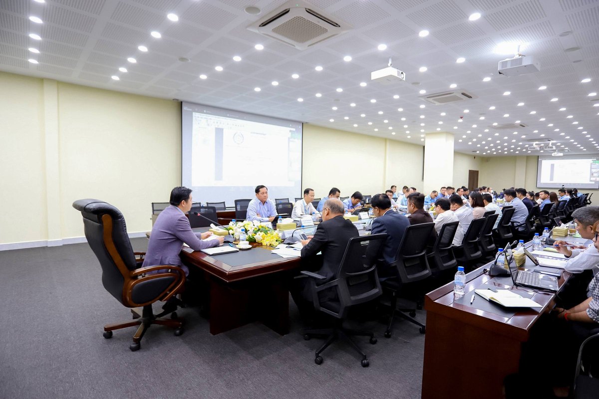 劳工部召开机构结构更新与人员普查会议