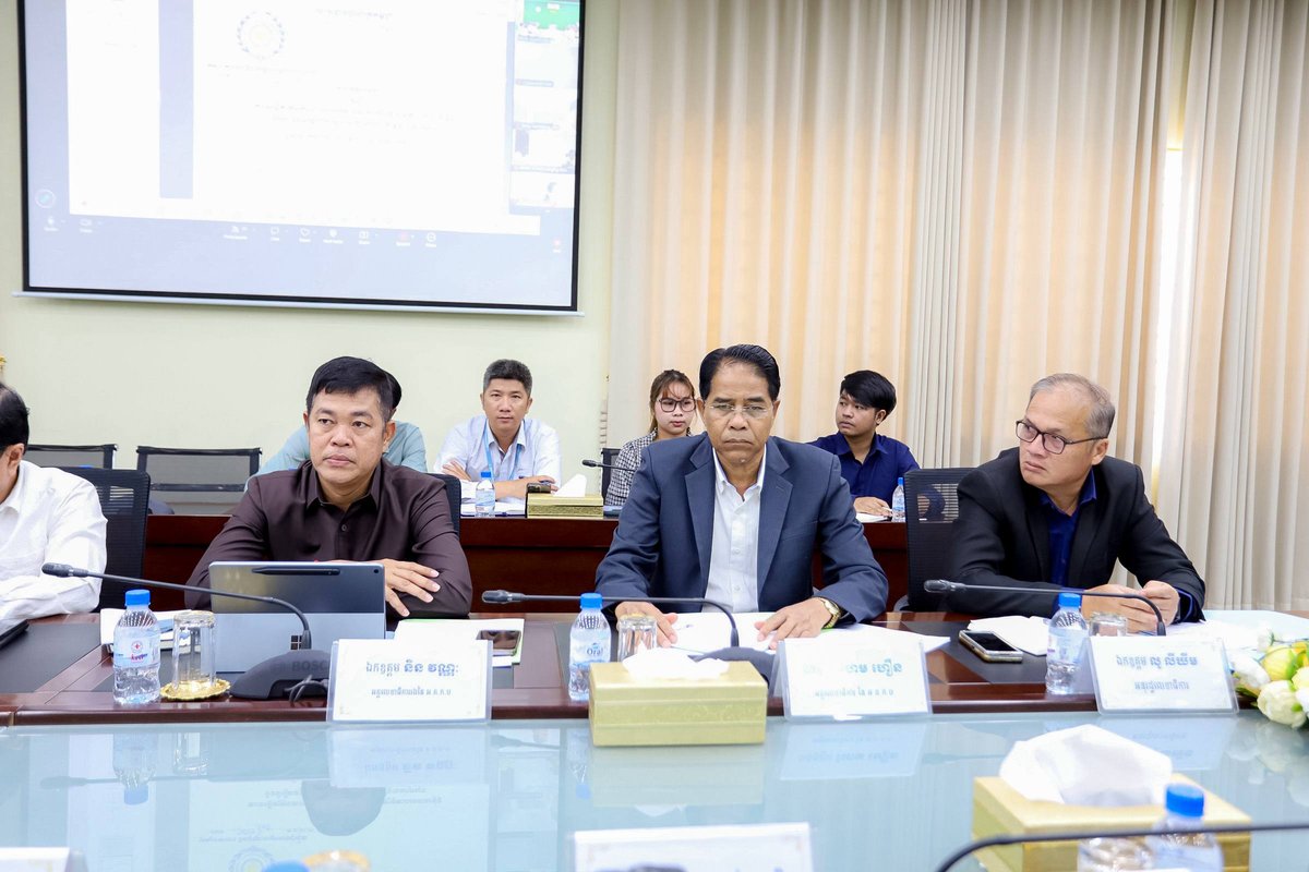 劳工部召开机构结构更新与人员普查会议