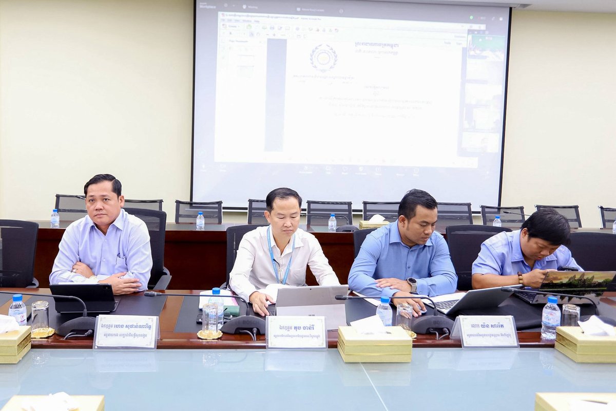 劳工部召开机构结构更新与人员普查会议