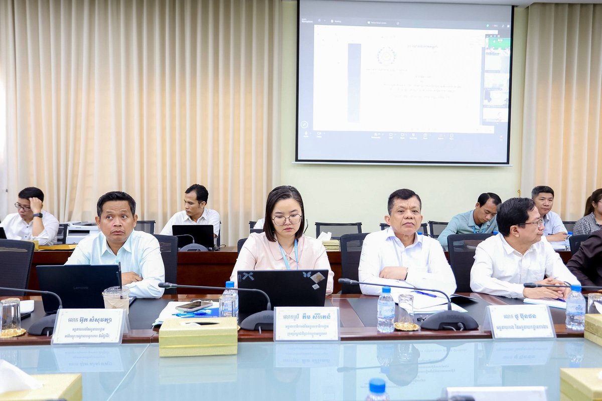 劳工部召开机构结构更新与人员普查会议