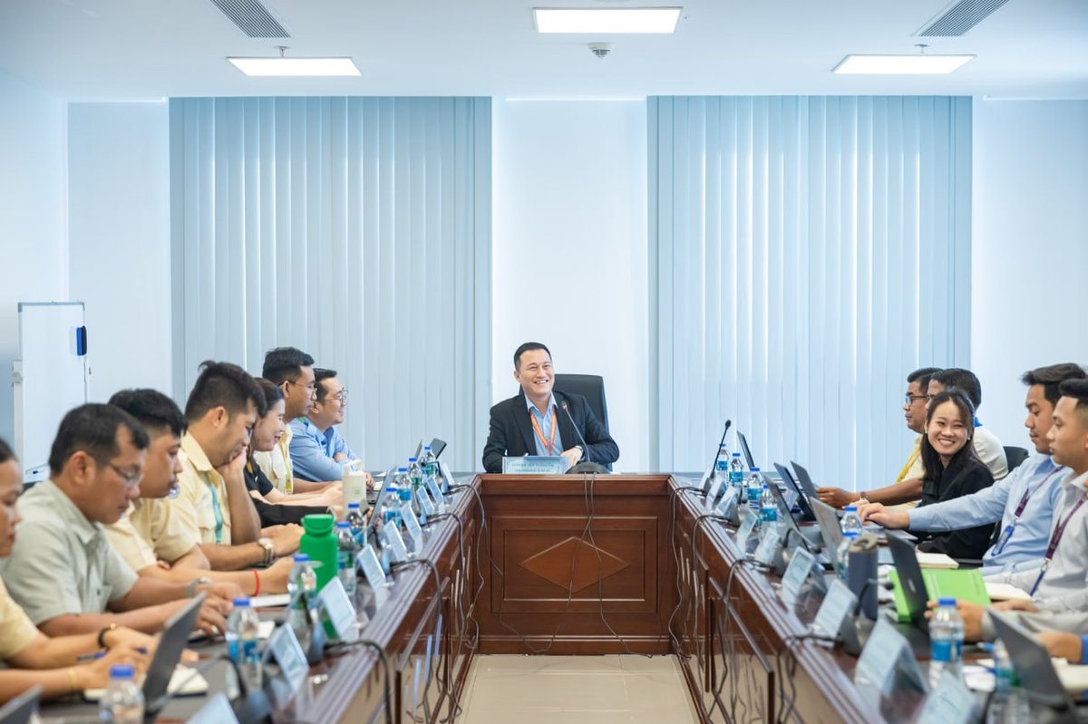 柬埔寨国家社会保障基金局召开四月工作总结会议