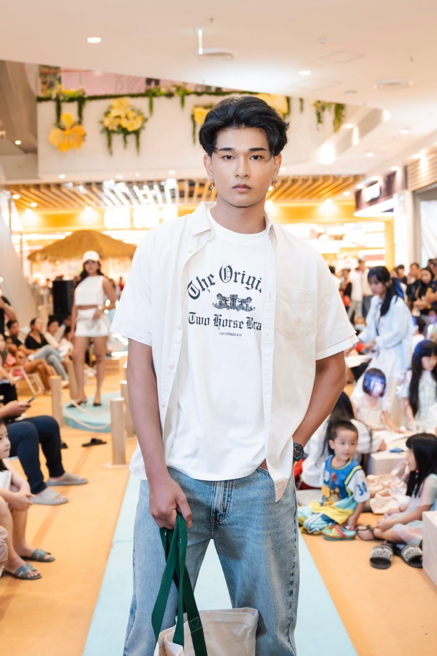Levi's 亮相金边永旺商场夏季时装秀