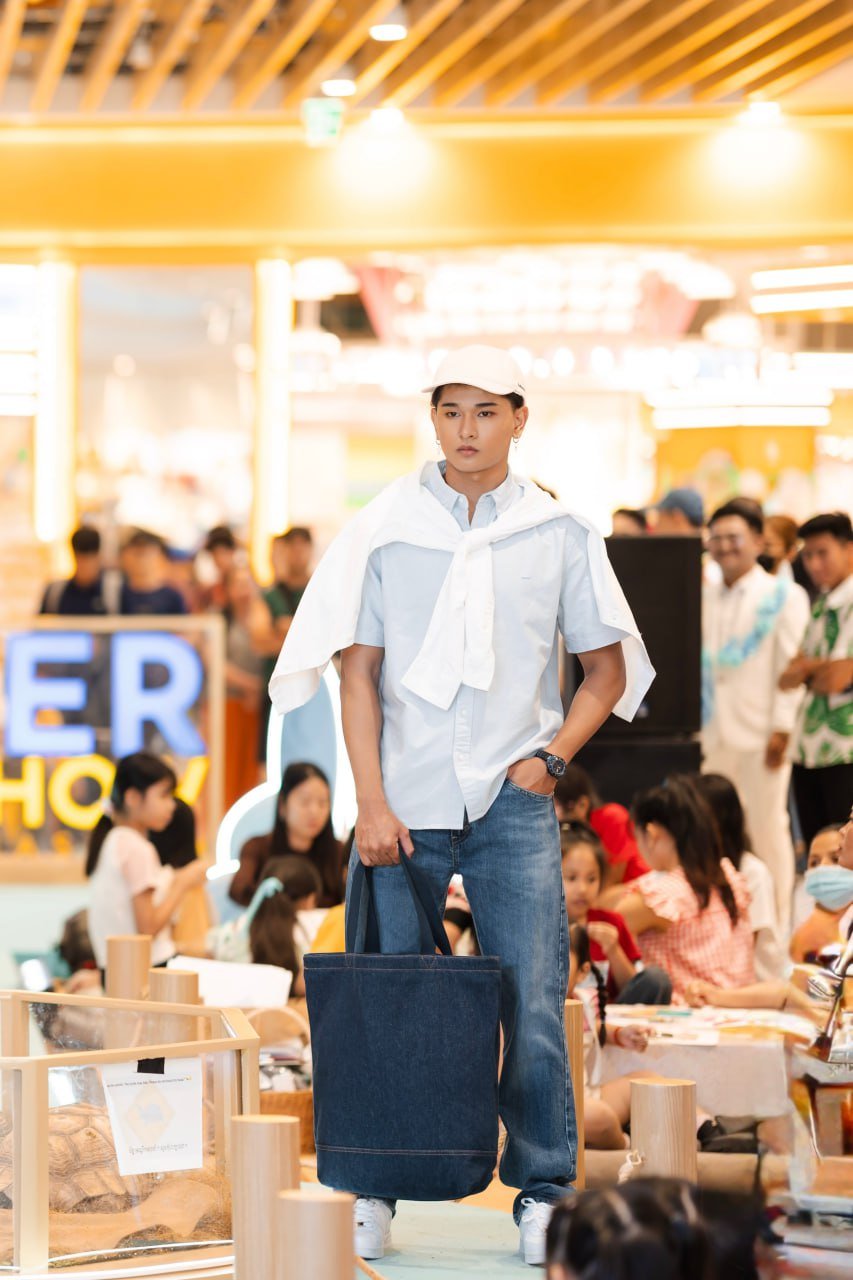 Levi's 亮相金边永旺商场夏季时装秀