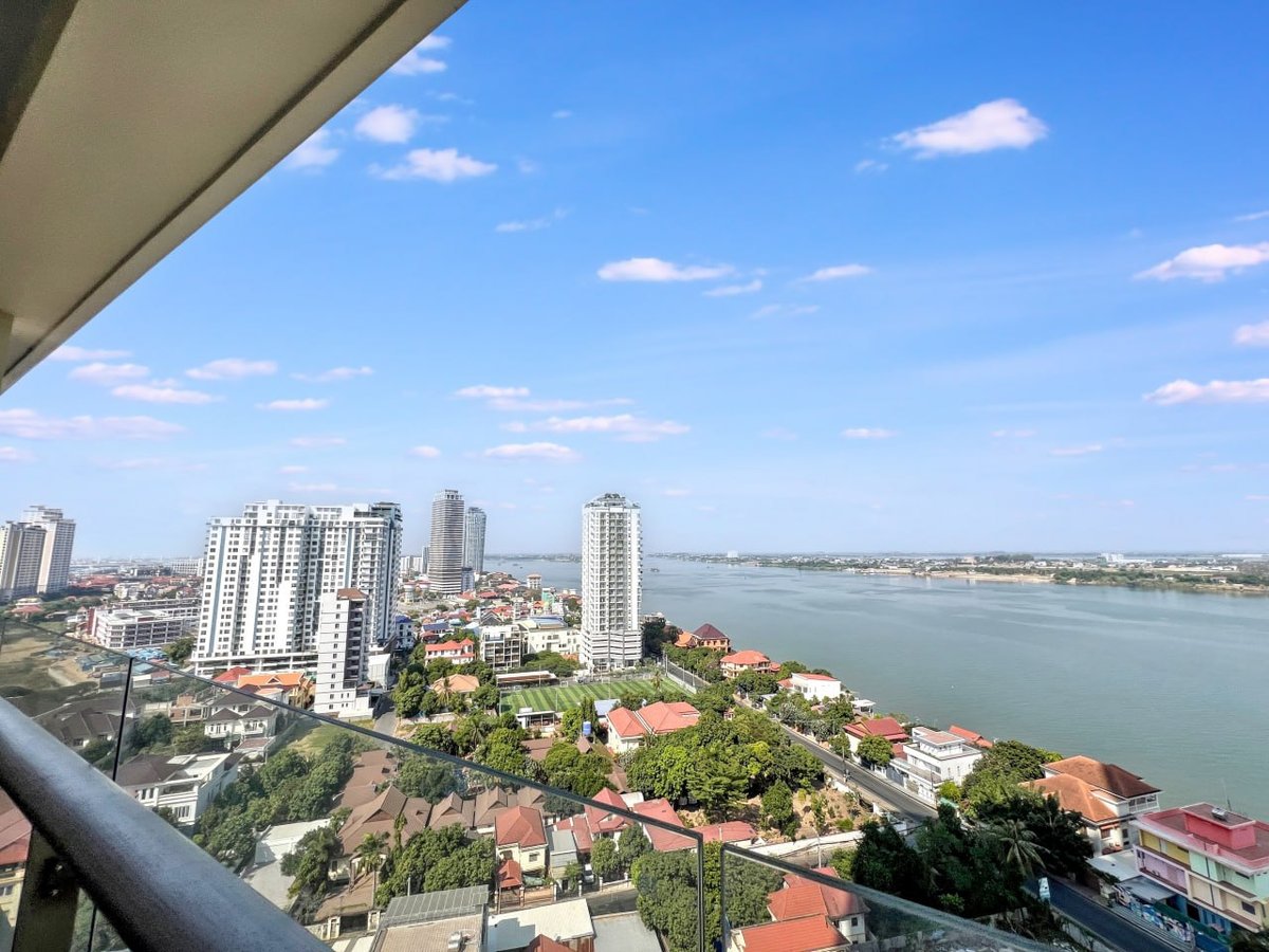 高楼层一房公寓出租 河景 & 城市景观