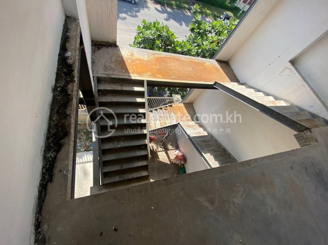 金边堆谷区转角建筑出租与出售