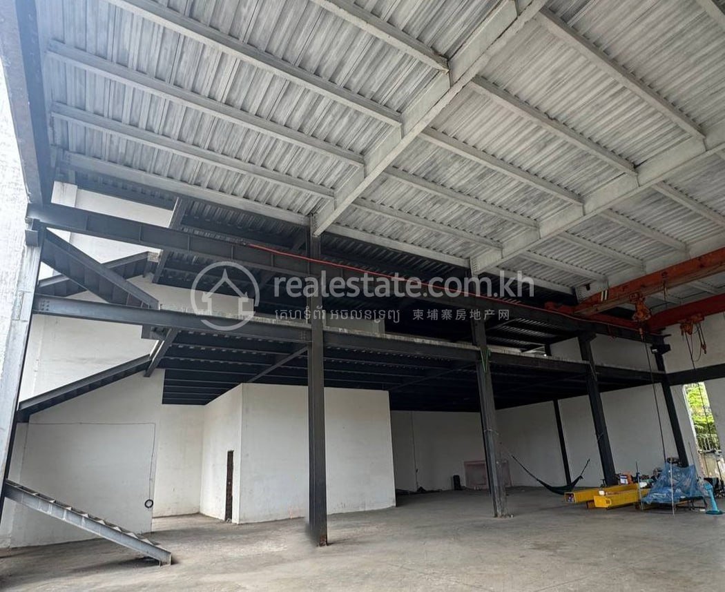 金边堆谷区转角建筑出租与出售