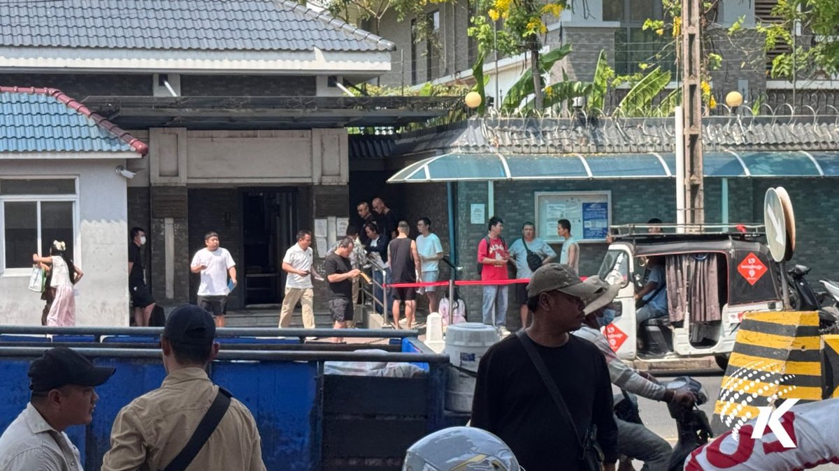 汇通支付受害者在金边中国大使馆外抗议维权