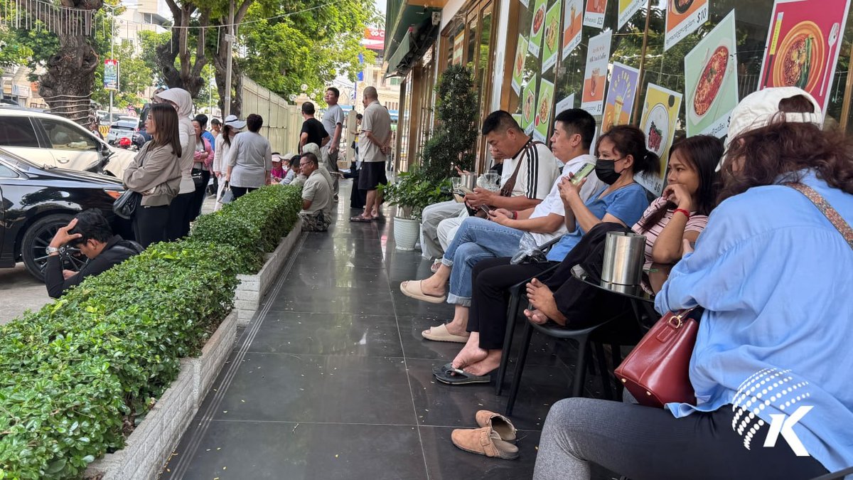 汇通支付受害者在金边中国大使馆外抗议维权