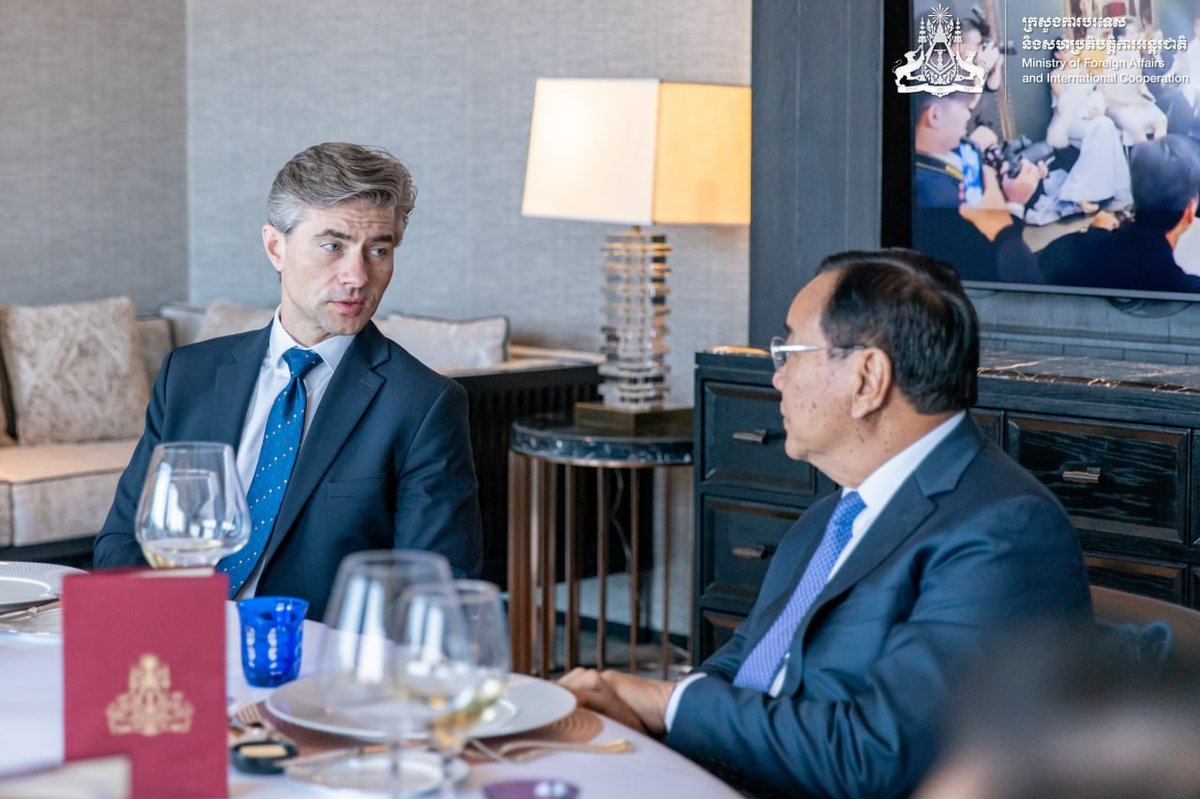 柬埔寨副首相巴速坤设宴欢迎立陶宛外交部长