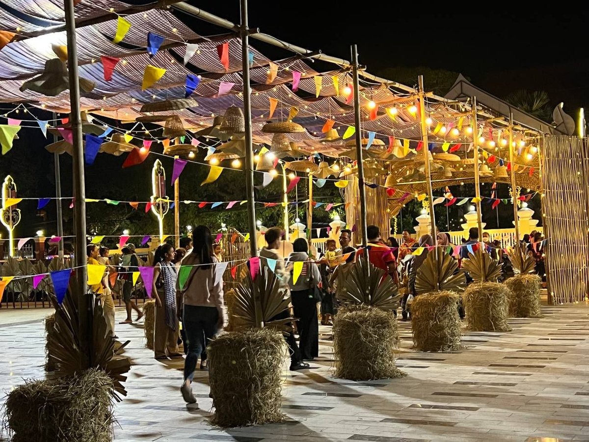 国公省凯马拉波明市新年首夜景象