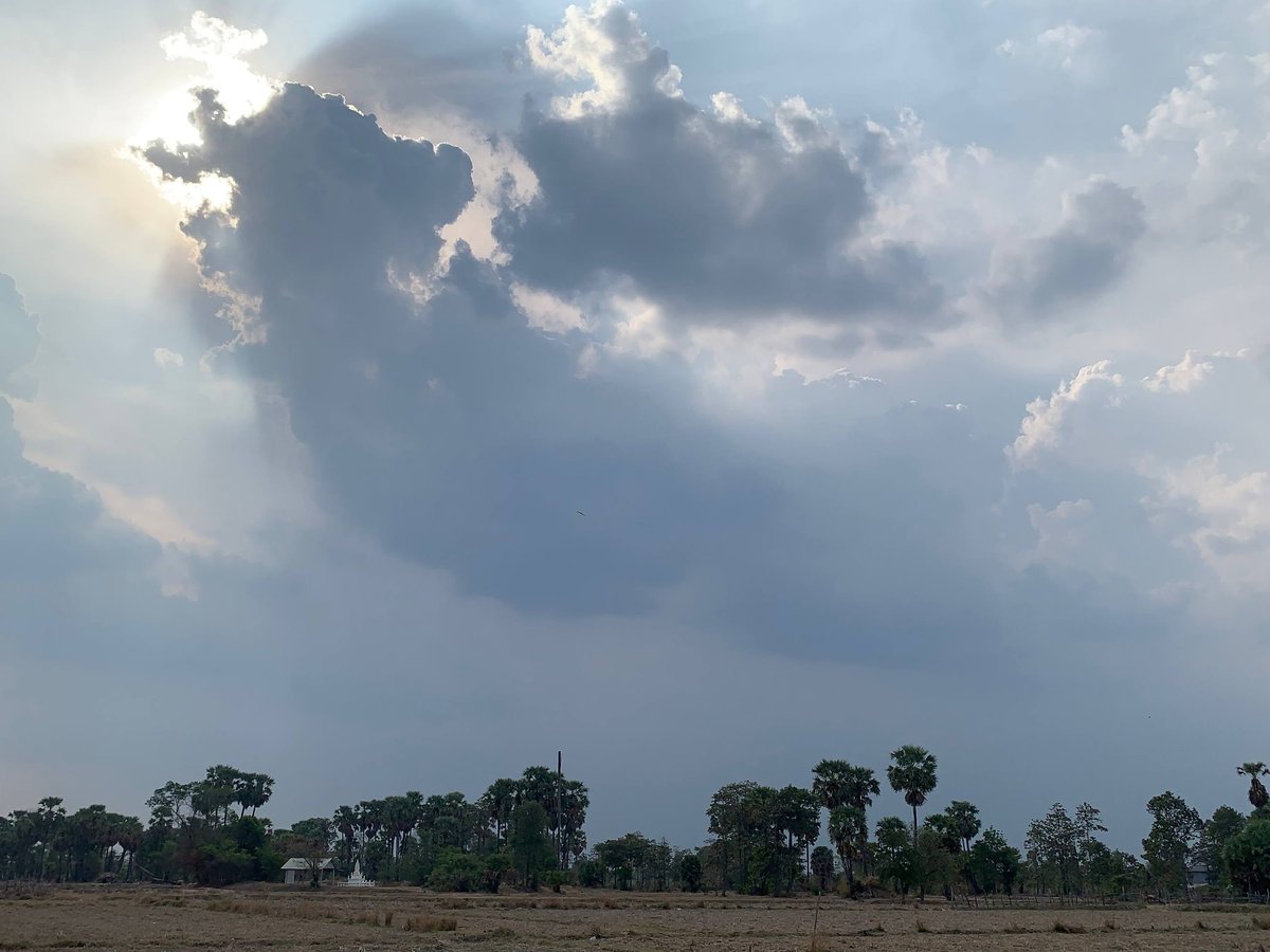 柬埔寨新年第二天多地出现分散性降雨