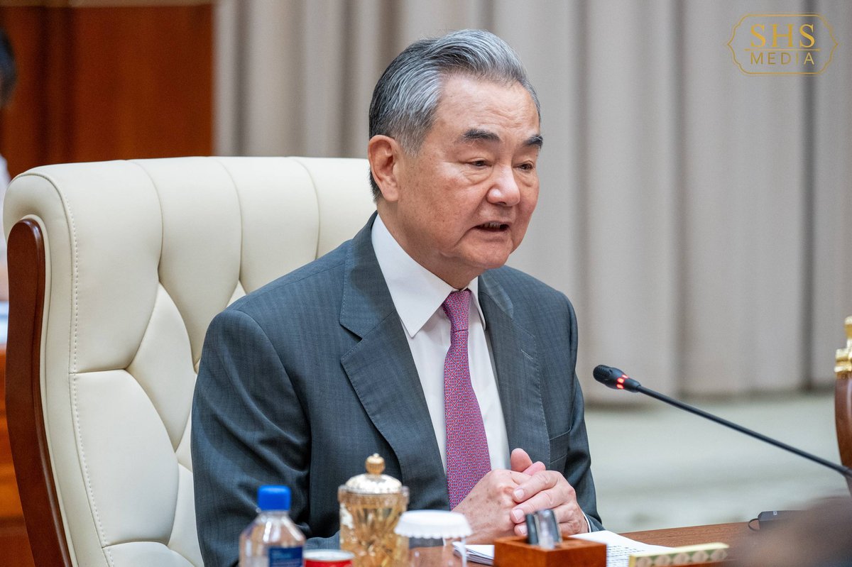 洪森强调柬中友谊坚如磐石,不受国际局势影响