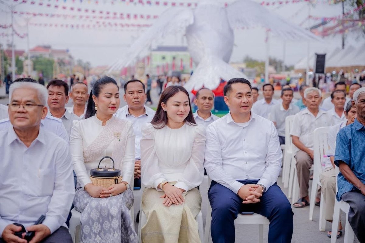 马德望省举行2026年宋干节浴佛仪式