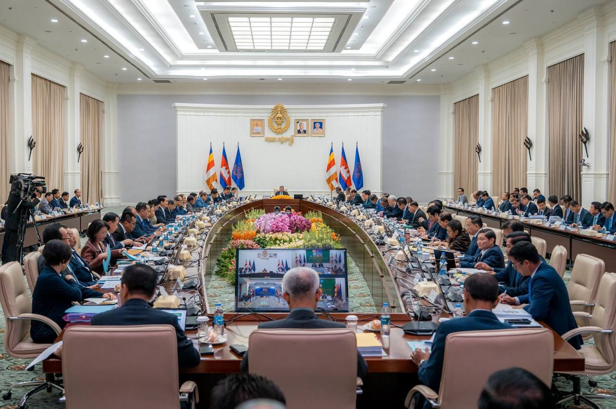 柬埔寨内阁全体会议讨论五项重要议程