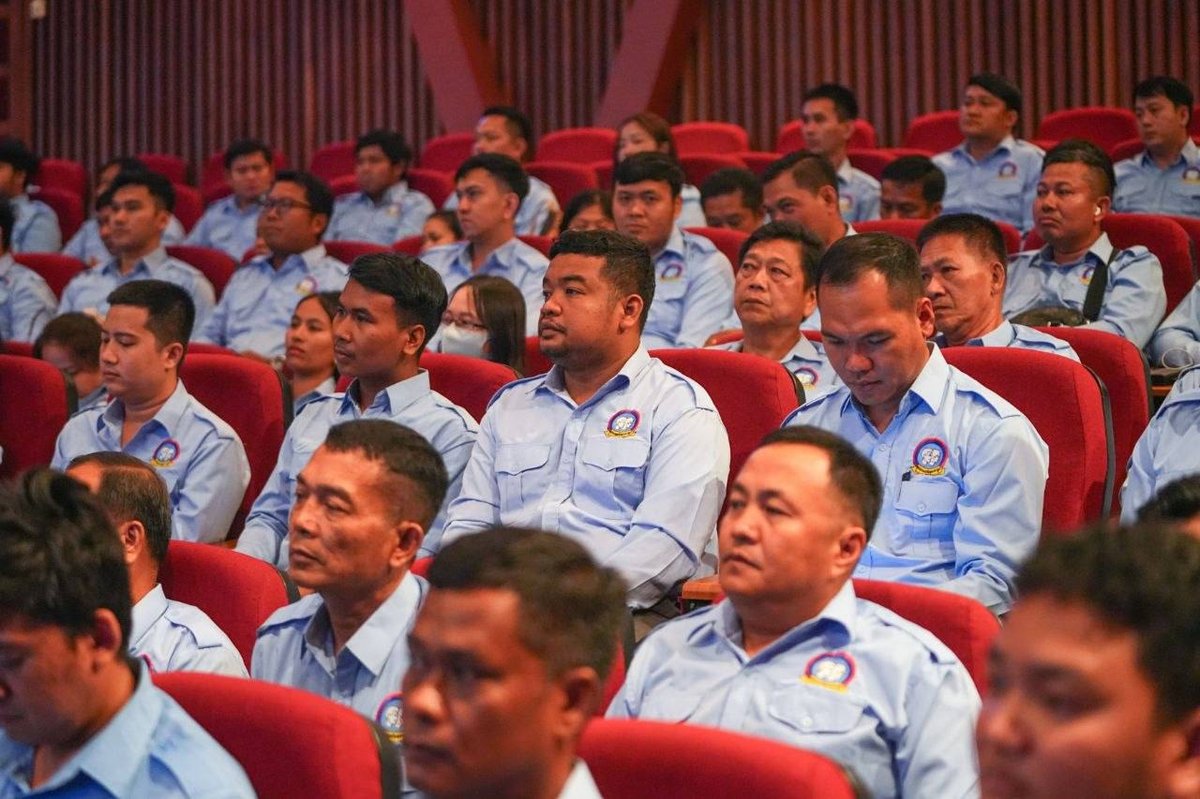 洪玛奈出席柬埔寨青年联合会会议 强调青年志愿者精神与国家统一