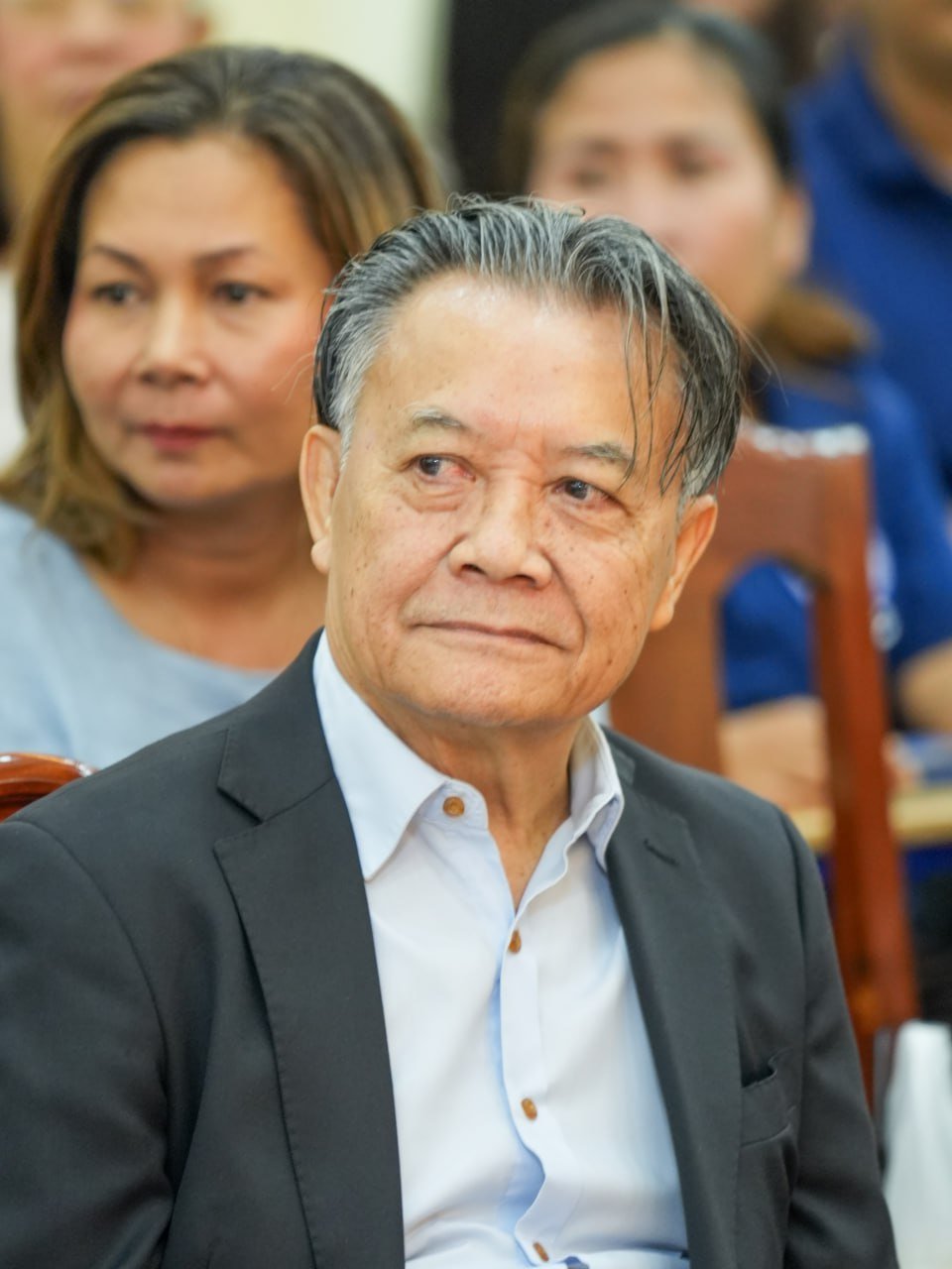 柬埔寨智慧大学举办全员教职工大会及能力提升培训