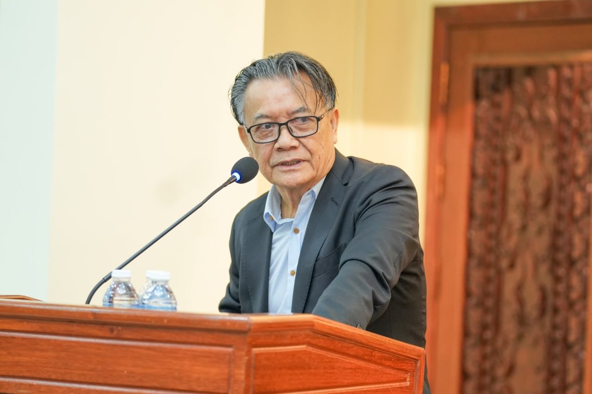 柬埔寨智慧大学举办全员教职工大会及能力提升培训