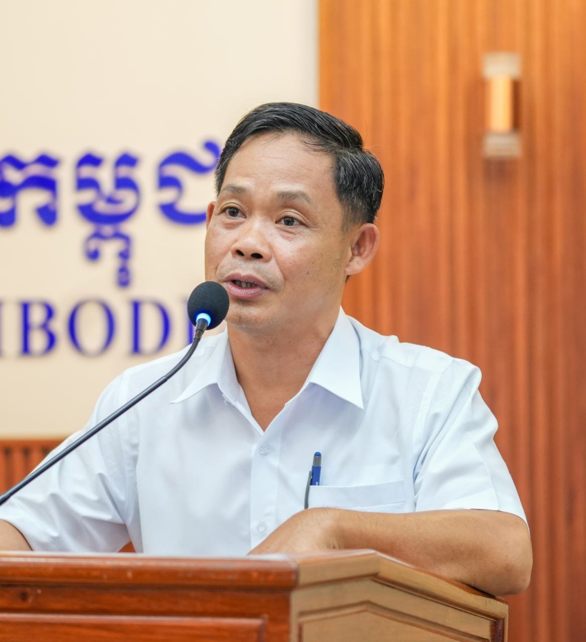 柬埔寨智慧大学举办全员教职工大会及能力提升培训