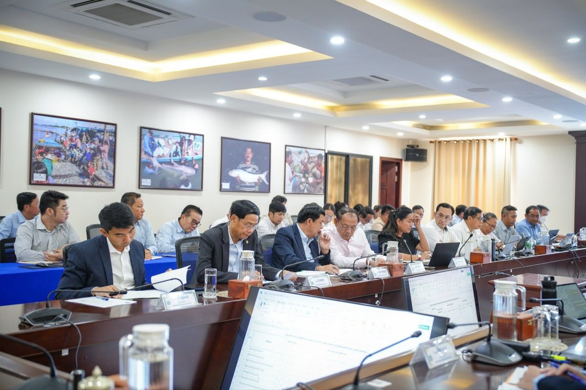 柬埔寨农业部部长主持农业科学研究院筹备会议