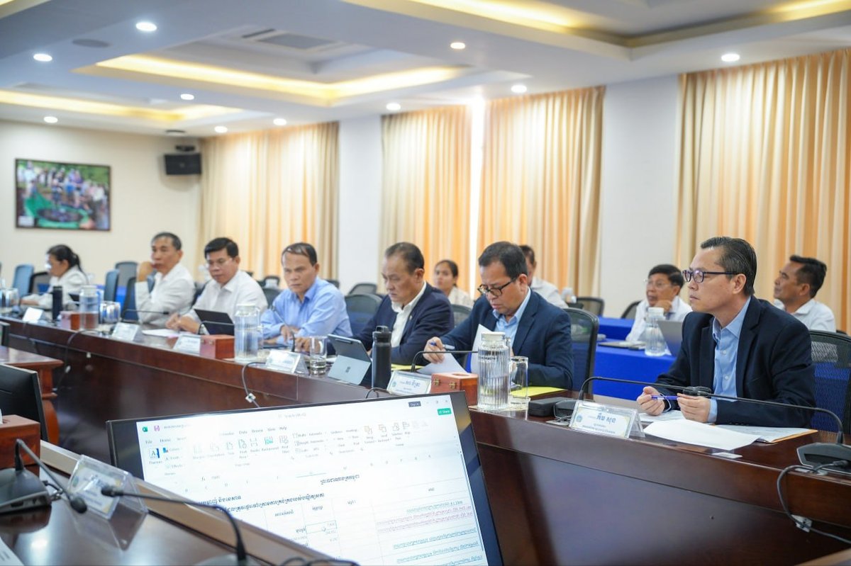 柬埔寨农业部部长主持农业科学研究院筹备会议